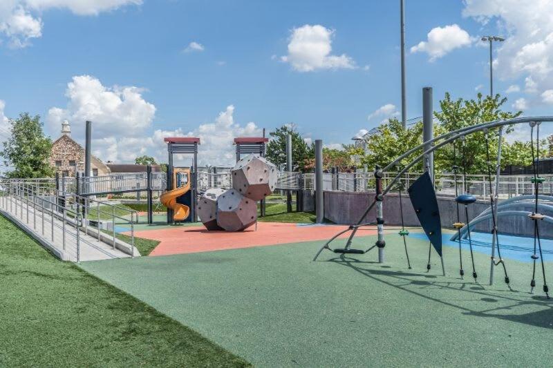 Modern 3Bd Retreat I Near Hotspots I Sleeps 12 Βίλα Χιούστον Εξωτερικό φωτογραφία